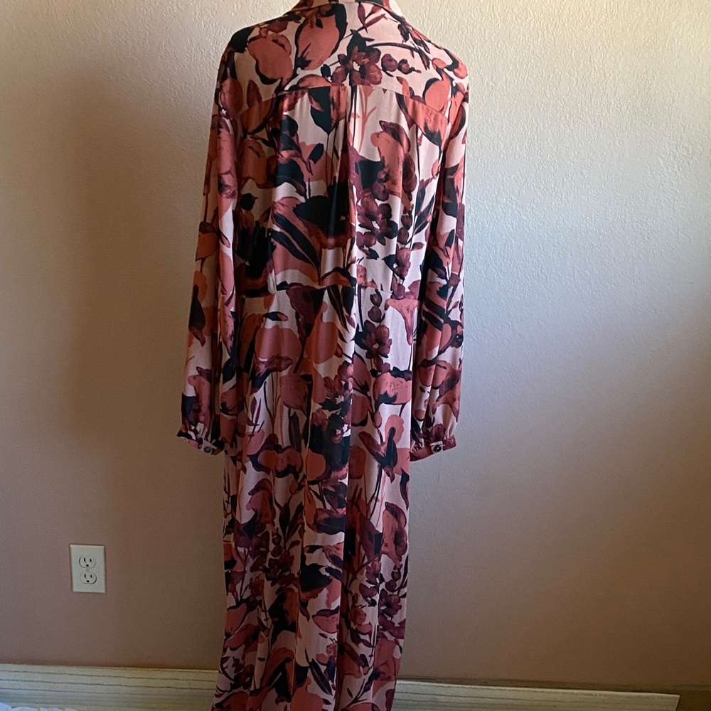 SOFT SURROUNDING Floral Pink and Black Long Shirtdress - Picture 4 of 11